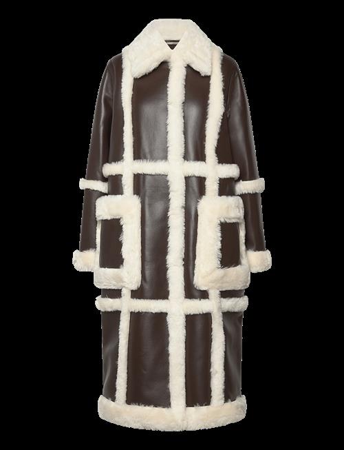 Stand Studio | Patrice Coat | 40