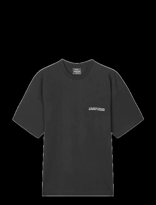 Mads Nørgaard | Open-End A Place Big Tee | M