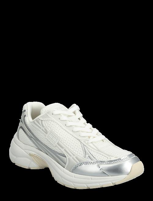 Tommy Hilfiger | Archive 25 | 38