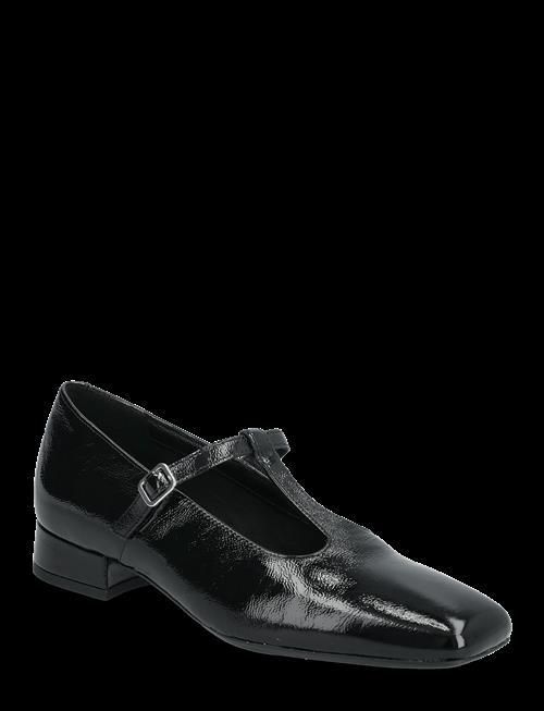 VAGABOND | Debbi | 37