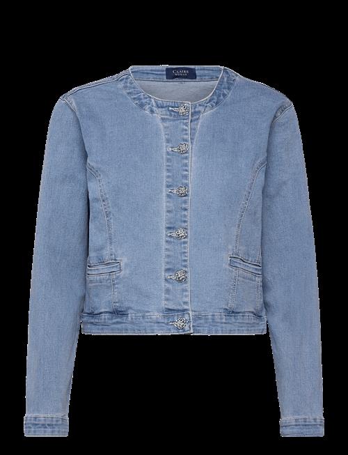 Claire Woman | Cweugeinia | 34