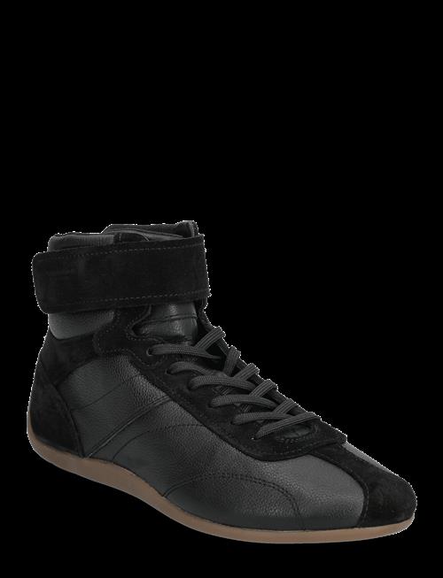 VAGABOND | Hollie | 37
