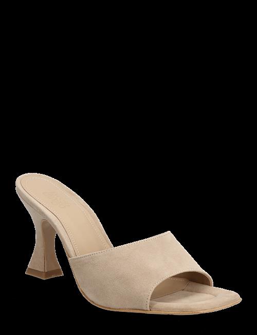 Twist & Tango | Sacramento Heels | 41