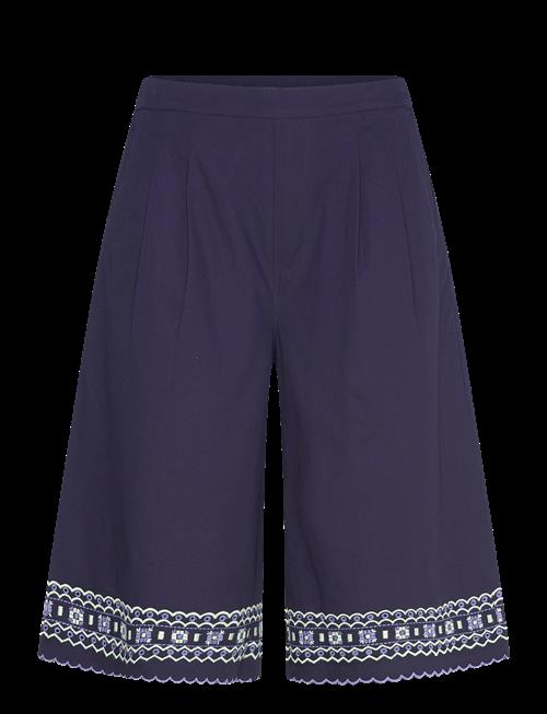 nué notes | Giza Shorts | 42
