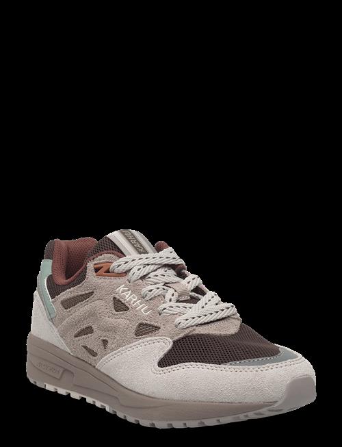 Karhu | Legacy 96 White Sand / Beech | 35