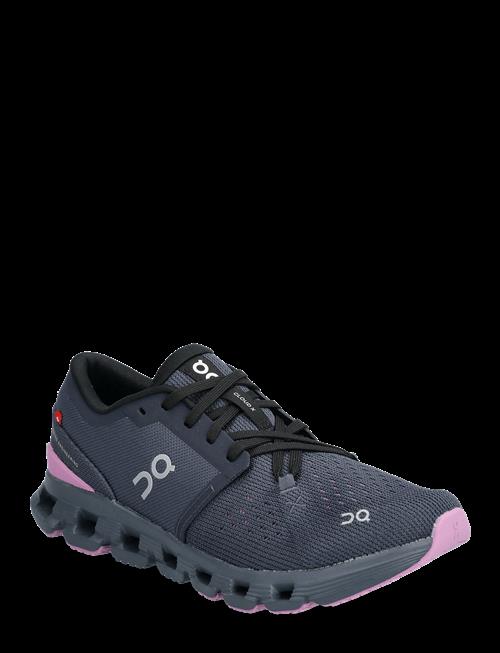 On | Cloud X 4 | 38