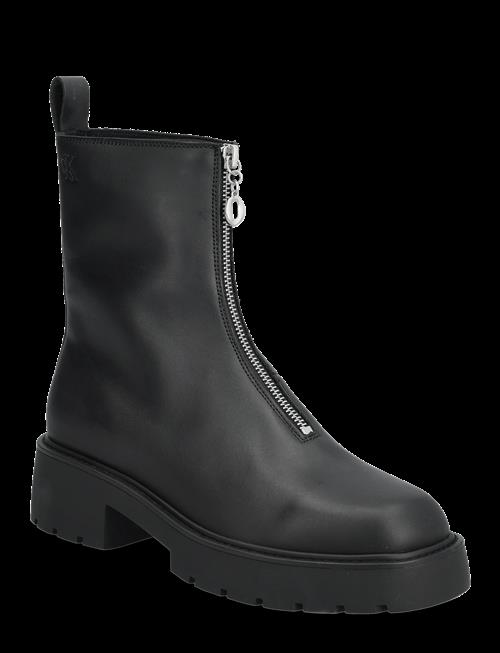 Calvin Klein | Chunky Front Zip Boot | 39