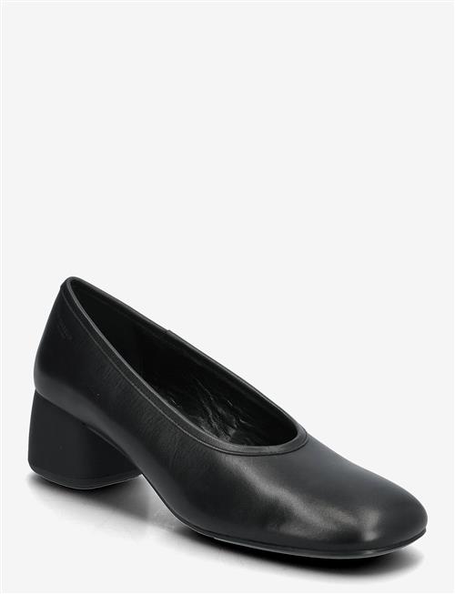 VAGABOND | Livia | 38