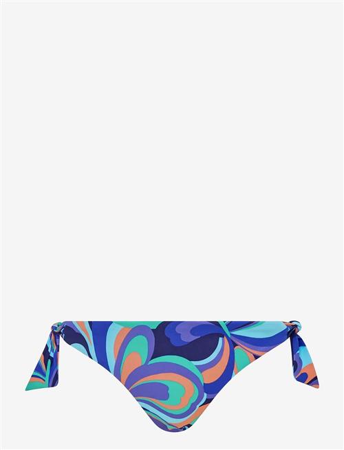 Chantelle Beach | Vita Brief | 38