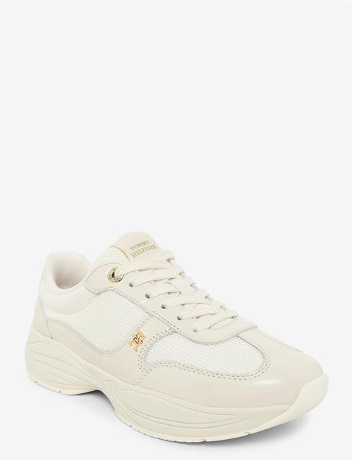Se Tommy Hilfiger | Modern Runner Shiny Leather | 38 hos Booztlet