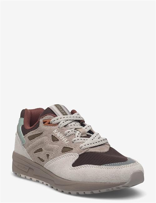 Karhu | Legacy 96 White Sand / Beech | 37