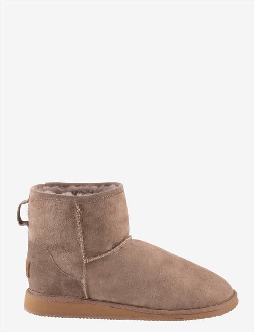 Shepherd | Laura | 38