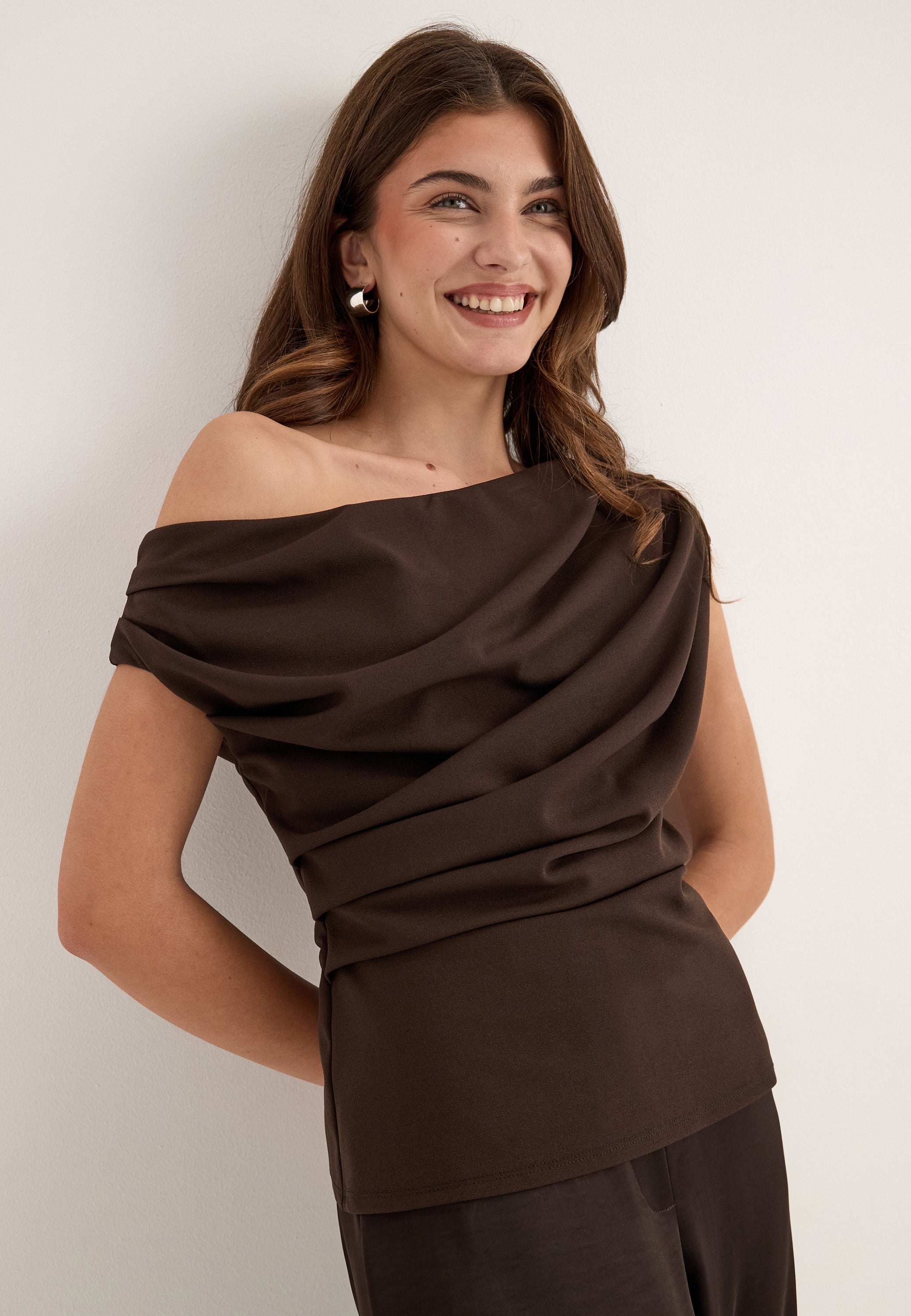 BUBBLEROOM Asymmetric Draped Top
